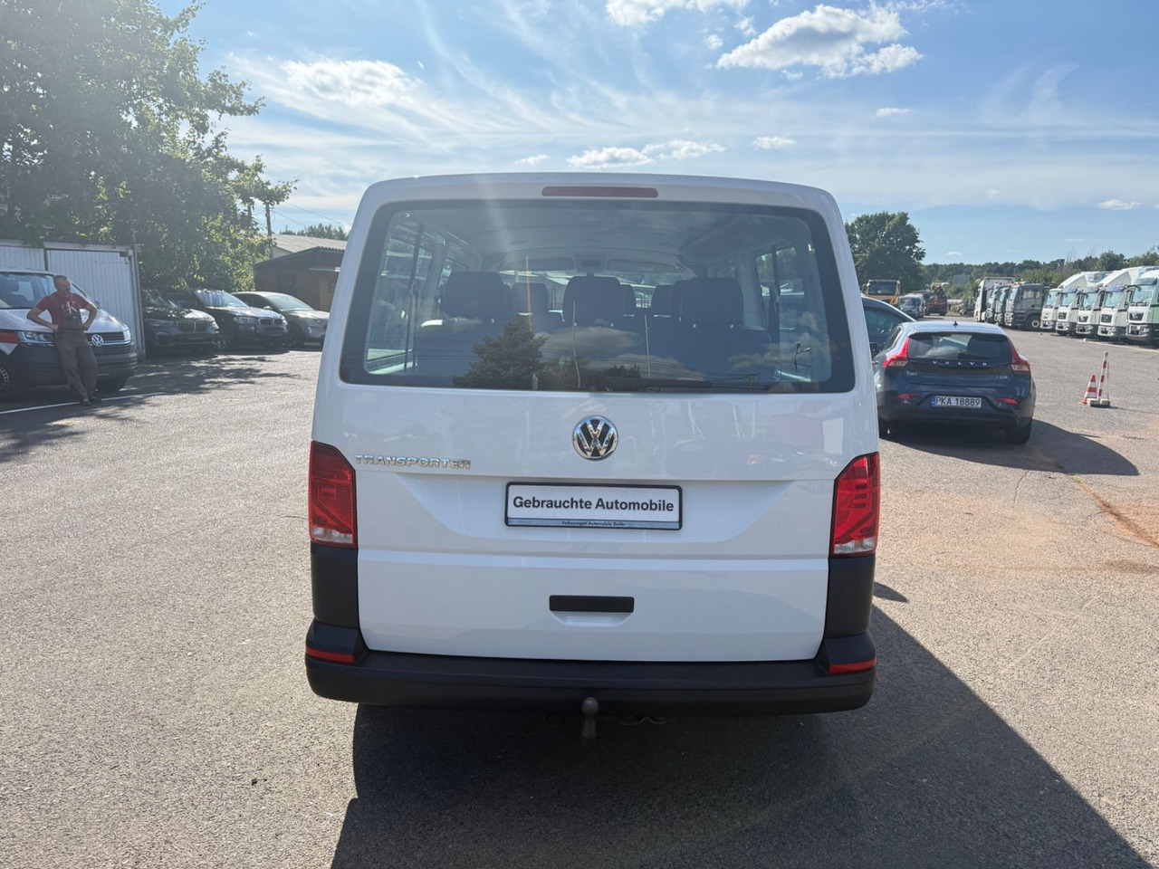 Volkswagen T6 Transporter Kombi lang 9 Sitzer - Persontransport: bild 4 Volkswagen T6 Transporter Kombi lang 9 Sitzer - Persontransport: bild 4