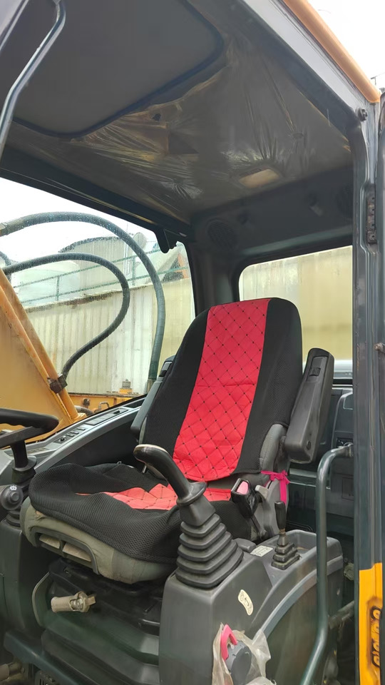 Hyundai 210 - Grävmaskin på däck: bild 5 Hyundai 210 - Grävmaskin på däck: bild 5