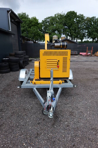Shengmiao Hc6140 new wood chipper with trailer!! - Flishugg: bild 4 Shengmiao Hc6140 new wood chipper with trailer!! - Flishugg: bild 4