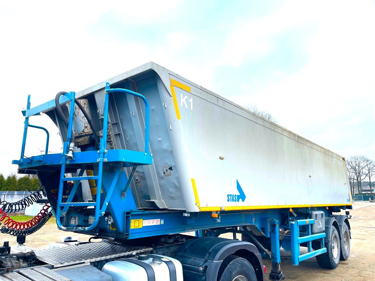 Stas SA236K/ALU/32m3 - Tippbil semitrailer: bild 2 Stas SA236K/ALU/32m3 - Tippbil semitrailer: bild 2