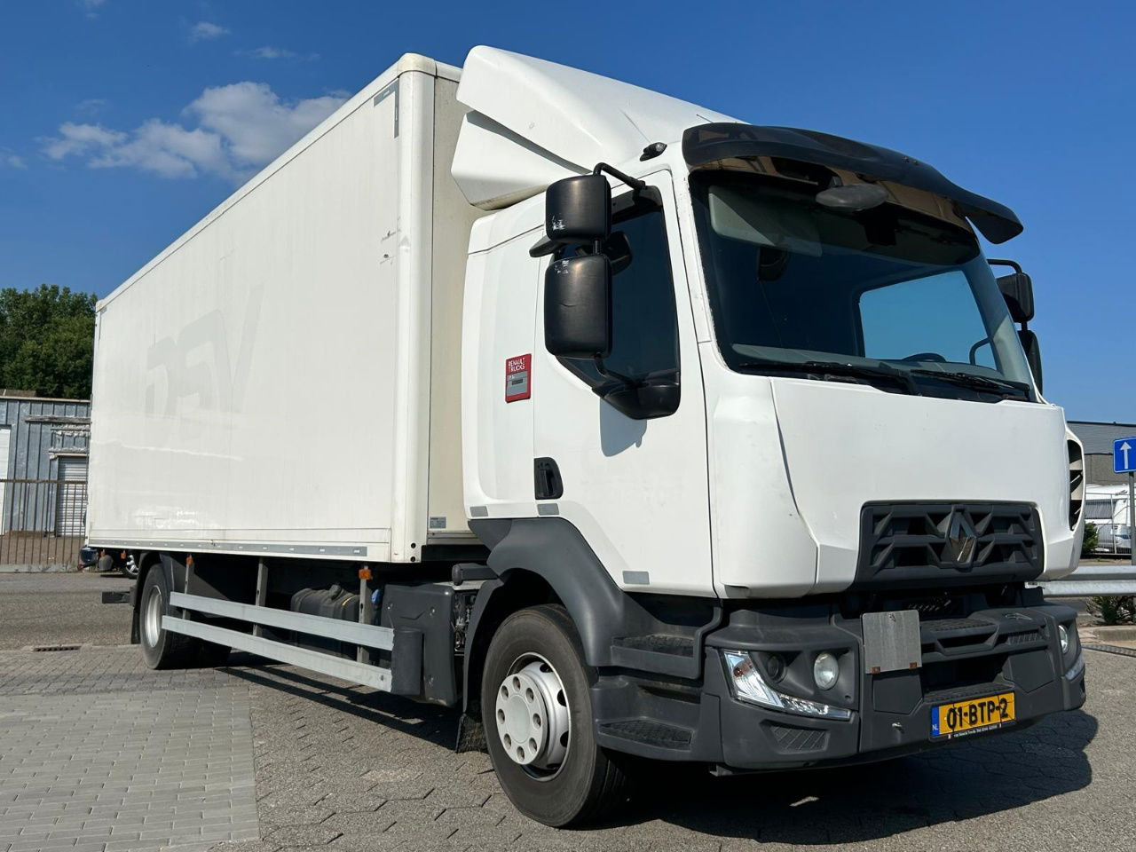 Renault D / bj. 2019 / APK / 16t - Lastbil med skåp: bild 1 Renault D / bj. 2019 / APK / 16t - Lastbil med skåp: bild 1