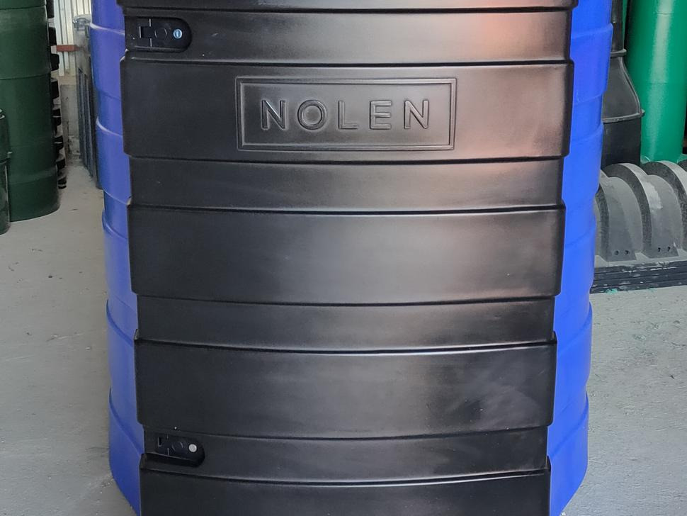 DC AdBlue-Behälter / AdBlue tank / Cuve à AdBlue / Serbatoio / Depósito / Бак для AdBlue / Zbiornik AdBlue 1500 l - Lagringstank: bild 5 DC AdBlue-Behälter / AdBlue tank / Cuve à AdBlue / Serbatoio / Depósito / Бак для AdBlue / Zbiornik AdBlue 1500 l - Lagringstank: bild 5