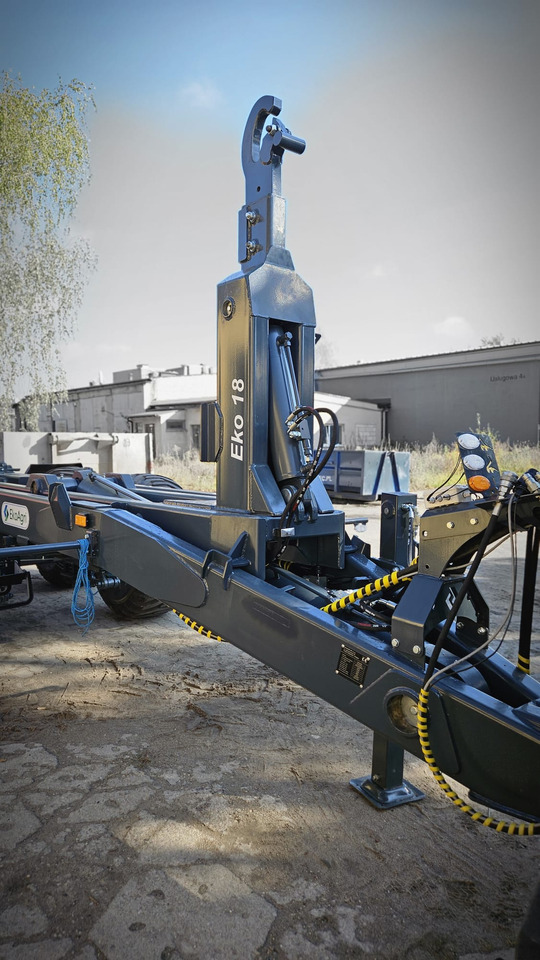 EkoAgri Hakenliftanhänger / Hooklift trailer / Remorque porte caisson / Remolque con gancho / Rimorchio a gancio /Przyczepa hakowa 18 t - Traktorvagn: bild 3 EkoAgri Hakenliftanhänger / Hooklift trailer / Remorque porte caisson / Remolque con gancho / Rimorchio a gancio /Przyczepa hakowa 18 t - Traktorvagn: bild 3