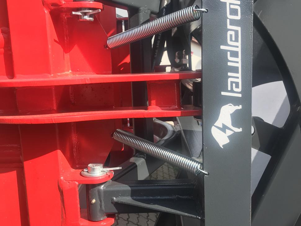 Lauderof Ballenzange / Bale grab / Pince à balles / Pinze per balle / Захват для рулонов / Chwytak do bel - Gripklo för Traktor: bild 5 Lauderof Ballenzange / Bale grab / Pince à balles / Pinze per balle / Захват для рулонов / Chwytak do bel - Gripklo för Traktor: bild 5