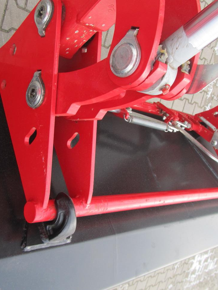 Lauderof Schaufel / Universal Bucket / Godet / Benna / Ковш / Łyżka 2 m - Skopa för Traktor: bild 5 Lauderof Schaufel / Universal Bucket / Godet / Benna / Ковш / Łyżka 2 m - Skopa för Traktor: bild 5
