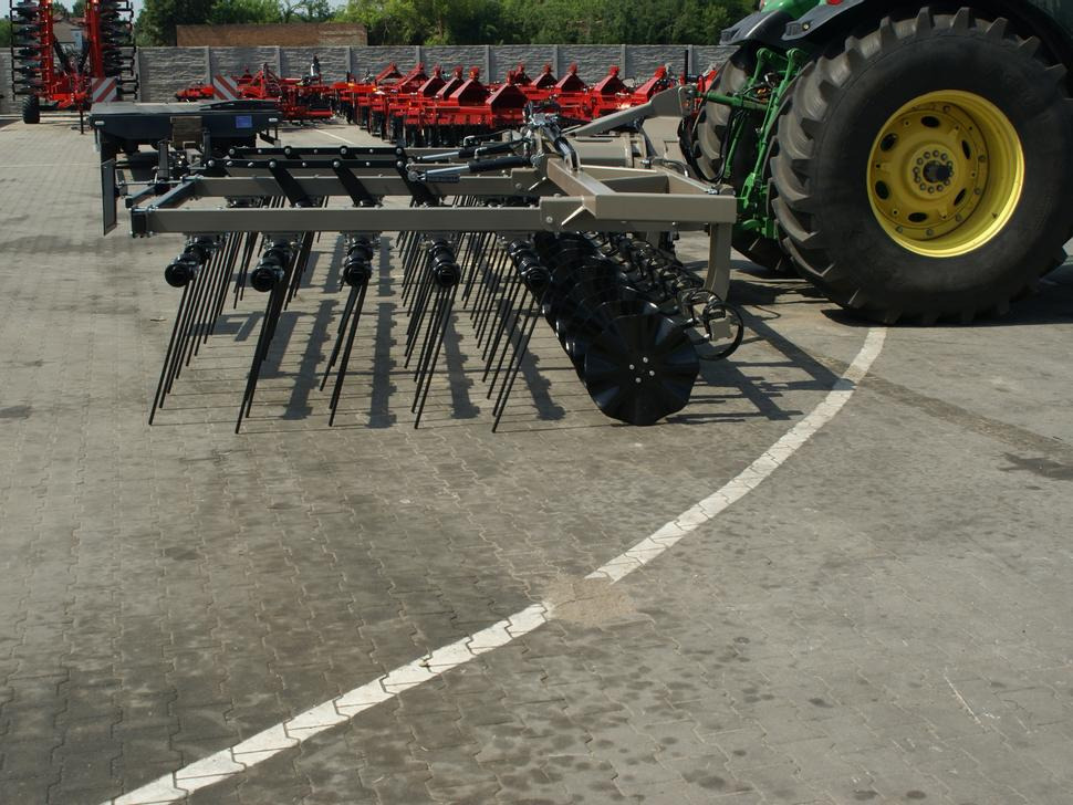 ROLEX Mulchegge / Mulch harrow / Herse de déchaumage / Erpice pacciamante / Борона для мульчирования / Brona mulczowa 7,5 m - Ogräsharv: bild 3 ROLEX Mulchegge / Mulch harrow / Herse de déchaumage / Erpice pacciamante / Борона для мульчирования / Brona mulczowa 7,5 m - Ogräsharv: bild 3