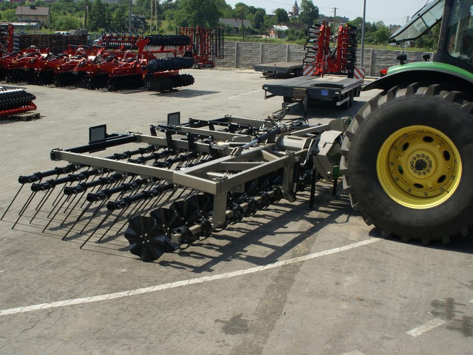ROLEX Mulchegge / Mulch harrow / Herse de déchaumage / Erpice pacciamante / Борона для мульчирования / Brona mulczowa 7,5 m - Ogräsharv: bild 5 ROLEX Mulchegge / Mulch harrow / Herse de déchaumage / Erpice pacciamante / Борона для мульчирования / Brona mulczowa 7,5 m - Ogräsharv: bild 5