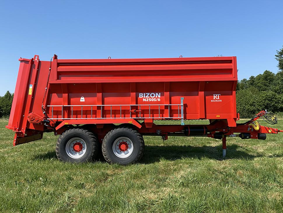 Roltrans Miststreuer / Manure spreader / Epandeur à fumier / Spandiletame / Разбрасыватель органических удобрений / Rozrzutnik obornika N205S/6 BIZON 14 t - Kletgödselspridare: bild 2 Roltrans Miststreuer / Manure spreader / Epandeur à fumier / Spandiletame / Разбрасыватель органических удобрений / Rozrzutnik obornika N205S/6 BIZON 14 t - Kletgödselspridare: bild 2