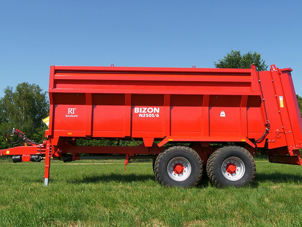 Roltrans Miststreuer / Manure spreader / Epandeur à fumier / Spandiletame / Разбрасыватель органических удобрений / Rozrzutnik obornika N205S/6 BIZON 14 t - Kletgödselspridare: bild 3 Roltrans Miststreuer / Manure spreader / Epandeur à fumier / Spandiletame / Разбрасыватель органических удобрений / Rozrzutnik obornika N205S/6 BIZON 14 t - Kletgödselspridare: bild 3