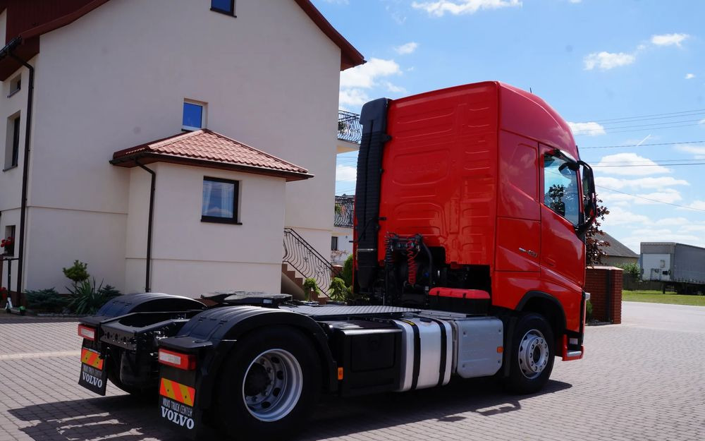 Volvo FH 4 EURO 6 GLOBETROTTER NISKI PRZEBIEG PEŁEN SERWIS - Dragbil: bild 4 Volvo FH 4 EURO 6 GLOBETROTTER NISKI PRZEBIEG PEŁEN SERWIS - Dragbil: bild 4