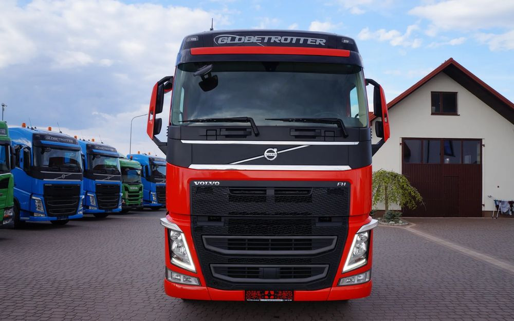 Volvo FH 4 EURO 6 GLOBETROTTER NISKI PRZEBIEG PEŁEN SERWIS - Dragbil: bild 2 Volvo FH 4 EURO 6 GLOBETROTTER NISKI PRZEBIEG PEŁEN SERWIS - Dragbil: bild 2