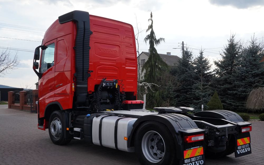 Volvo FH 4 EURO 6 GLOBETROTTER NISKI PRZEBIEG PEŁEN SERWIS - Dragbil: bild 4 Volvo FH 4 EURO 6 GLOBETROTTER NISKI PRZEBIEG PEŁEN SERWIS - Dragbil: bild 4