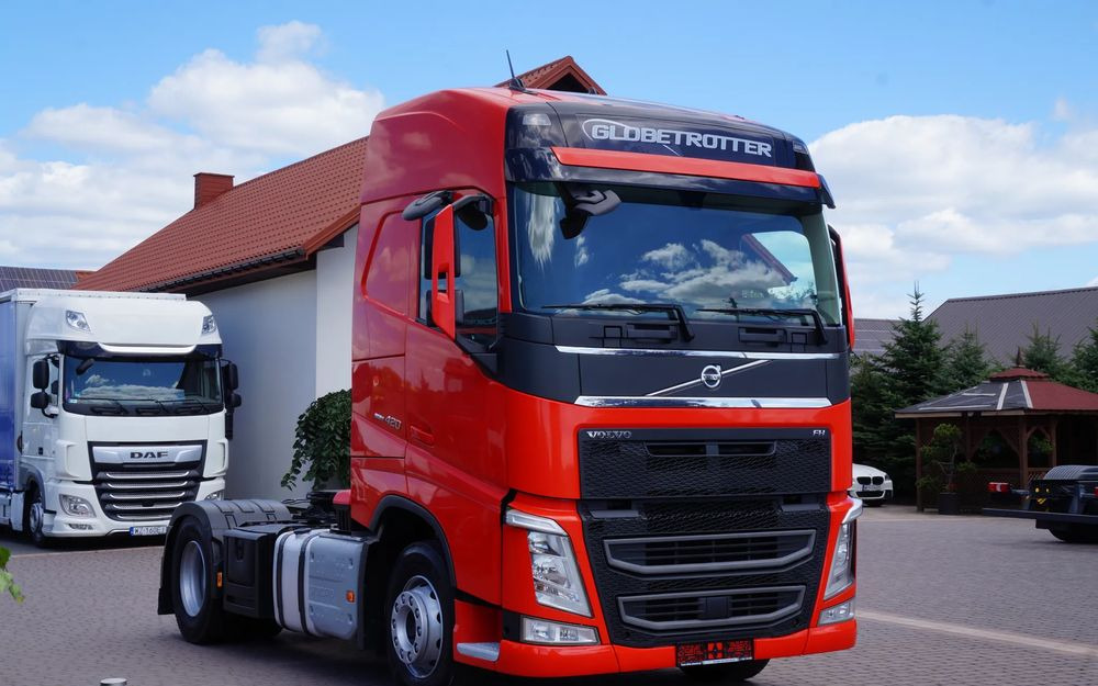 Volvo FH 4 EURO 6 GLOBETROTTER NISKI PRZEBIEG PEŁEN SERWIS - Dragbil: bild 2 Volvo FH 4 EURO 6 GLOBETROTTER NISKI PRZEBIEG PEŁEN SERWIS - Dragbil: bild 2