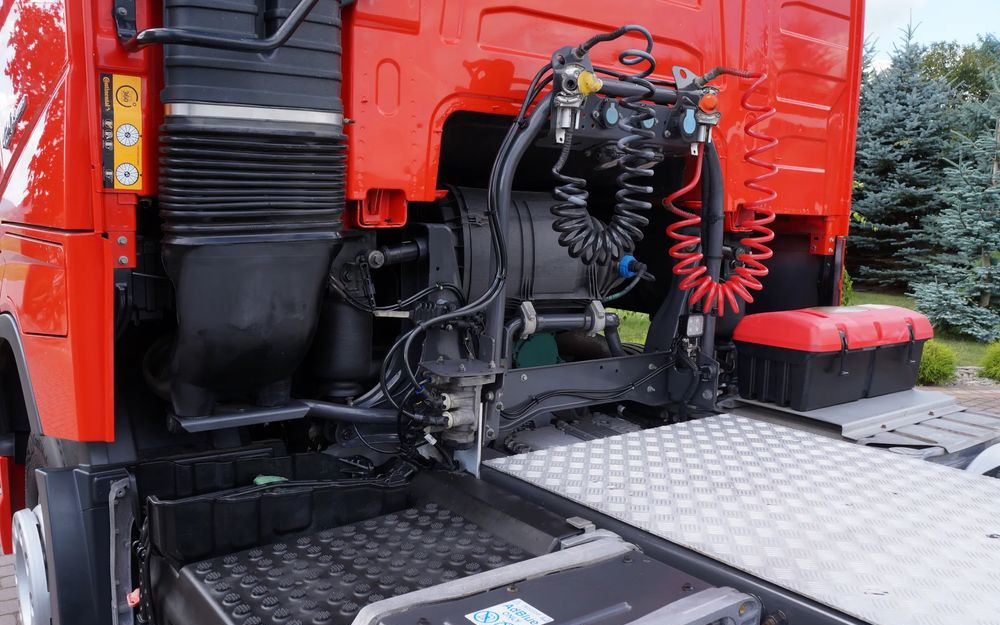 Volvo FH 4 EURO 6 GLOBETROTTER NISKI PRZEBIEG PEŁEN SERWIS - Dragbil: bild 5 Volvo FH 4 EURO 6 GLOBETROTTER NISKI PRZEBIEG PEŁEN SERWIS - Dragbil: bild 5