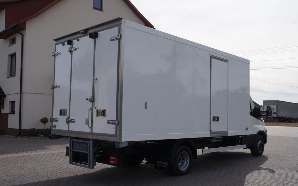 Iveco DAILY 70c17 CHŁODNIA 5 m Thermo king V-500 MAX Wzorowy Stan - Kylbil lastbil: bild 5 Iveco DAILY 70c17 CHŁODNIA 5 m Thermo king V-500 MAX Wzorowy Stan - Kylbil lastbil: bild 5