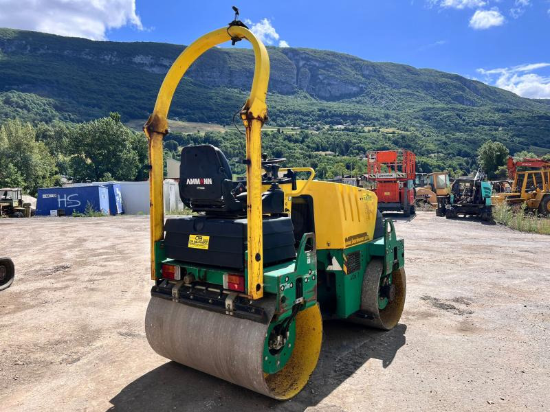 Ammann COMPACTEUR AV26-2 ROULEAU TANDEM VIBRANT ARTICULÉ - Små asfaltvältar: bild 4 Ammann COMPACTEUR AV26-2 ROULEAU TANDEM VIBRANT ARTICULÉ - Små asfaltvältar: bild 4