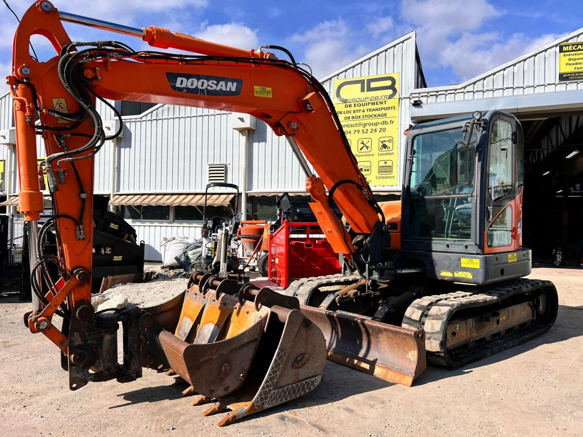 Doosan DX85R-3 PELLE A CHENILLES 8,5T PELLE A CHENILLES 8,5T - Bandgrävare: bild 1 Doosan DX85R-3 PELLE A CHENILLES 8,5T PELLE A CHENILLES 8,5T - Bandgrävare: bild 1