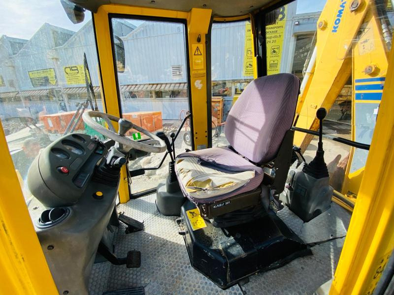 Grävlastare KOMATSU Tractopelle WB70 (NET DE TVA): bild 8