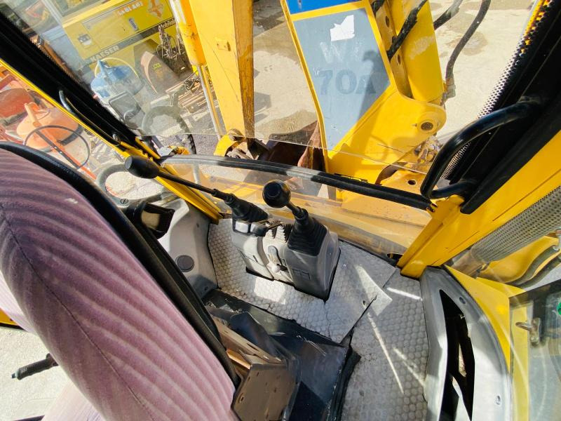 Grävlastare KOMATSU Tractopelle WB70 (NET DE TVA): bild 10
