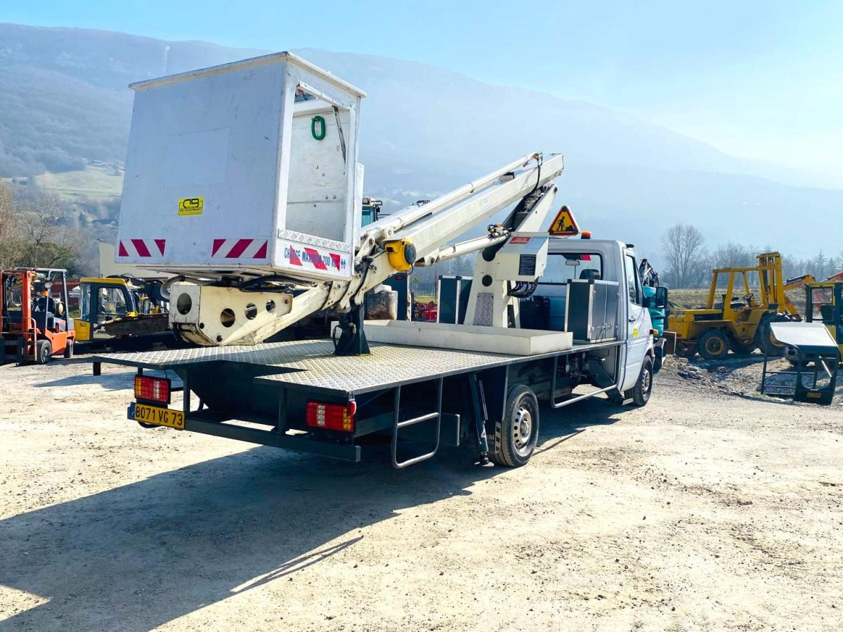 MERCEDES CAMION NACELLE Sprinter 208 D 30N (NET DE TVA) - Billift: bild 4 MERCEDES CAMION NACELLE Sprinter 208 D 30N (NET DE TVA) - Billift: bild 4