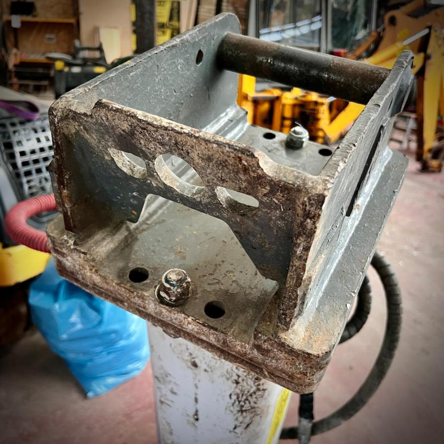Hydraulisk hammare Marteau brise roche hydraulique BRH pour pelle 2 a 4T: bild 9
