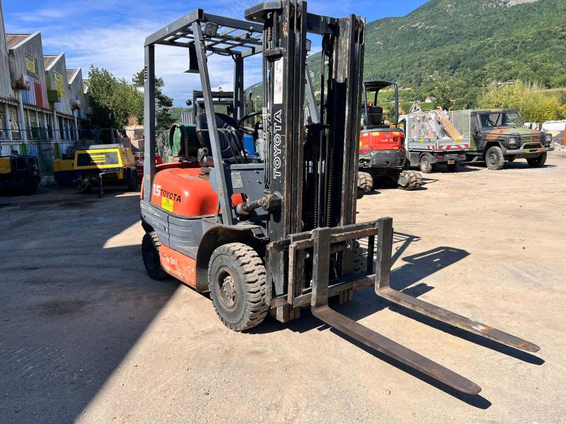 Toyota 426 FGF15 CHARIOT ELEVATEUR A GAZ 1,5T 4,3m - Gasoltruck: bild 5 Toyota 426 FGF15 CHARIOT ELEVATEUR A GAZ 1,5T 4,3m - Gasoltruck: bild 5