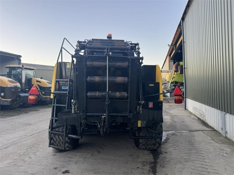 New Holland BB9060 Baler - Fyrkantspress: bild 3 New Holland BB9060 Baler - Fyrkantspress: bild 3
