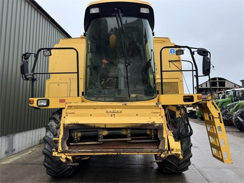 New Holland TX66 c/w 20ft Header - Tillbehör för skördemaskin: bild 5 New Holland TX66 c/w 20ft Header - Tillbehör för skördemaskin: bild 5