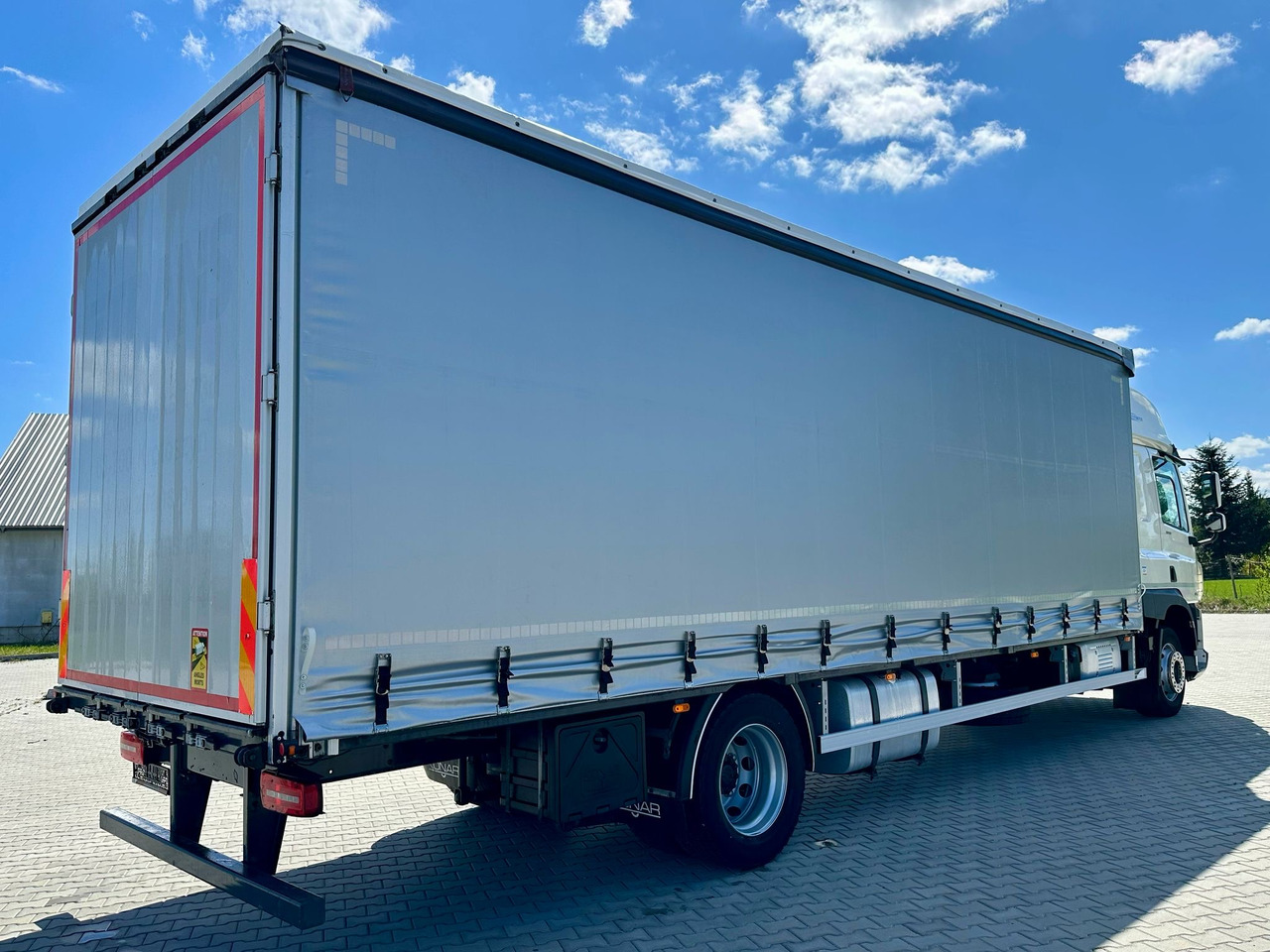 DAF CF 320 / FIRANKA / 21 EUROPALET / SYPIALKA / AUTOMAT / KLIMA POSTOJOWA / 2021 ROK TO - Kapellbil: bild 4 DAF CF 320 / FIRANKA / 21 EUROPALET / SYPIALKA / AUTOMAT / KLIMA POSTOJOWA / 2021 ROK TO - Kapellbil: bild 4