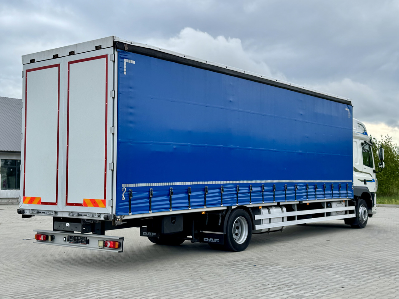 DAF CF 320 / FIRANKA / 24 EUROPALETY / SYPIALKA / AUTOMAT / KLIMA POSTOJOWA / 2017 ROK - Kapellbil: bild 3 DAF CF 320 / FIRANKA / 24 EUROPALETY / SYPIALKA / AUTOMAT / KLIMA POSTOJOWA / 2017 ROK - Kapellbil: bild 3