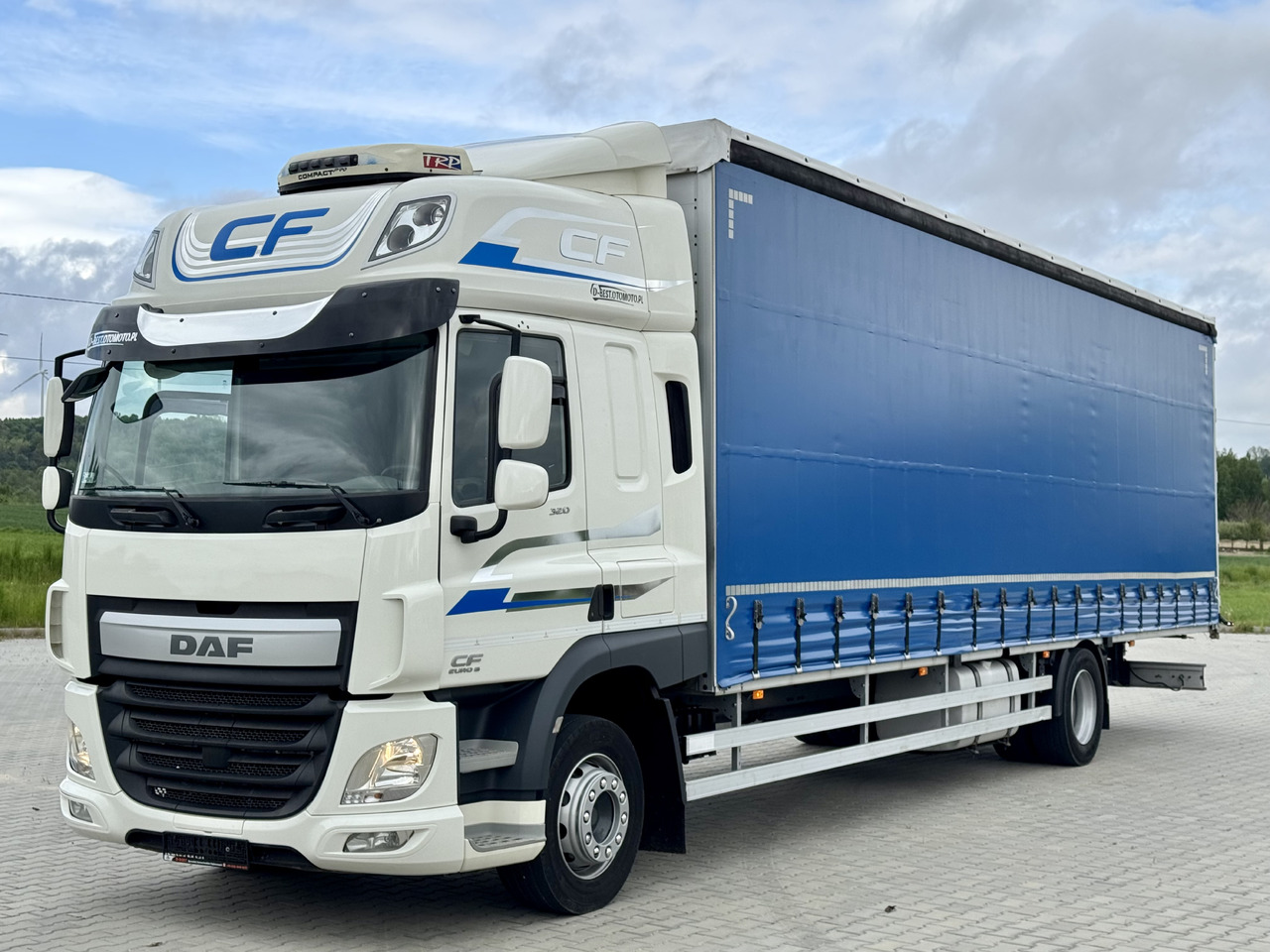 DAF CF 320 / FIRANKA / 24 EUROPALETY / SYPIALKA / AUTOMAT / KLIMA POSTOJOWA / 2017 ROK - Kapellbil: bild 2 DAF CF 320 / FIRANKA / 24 EUROPALETY / SYPIALKA / AUTOMAT / KLIMA POSTOJOWA / 2017 ROK - Kapellbil: bild 2