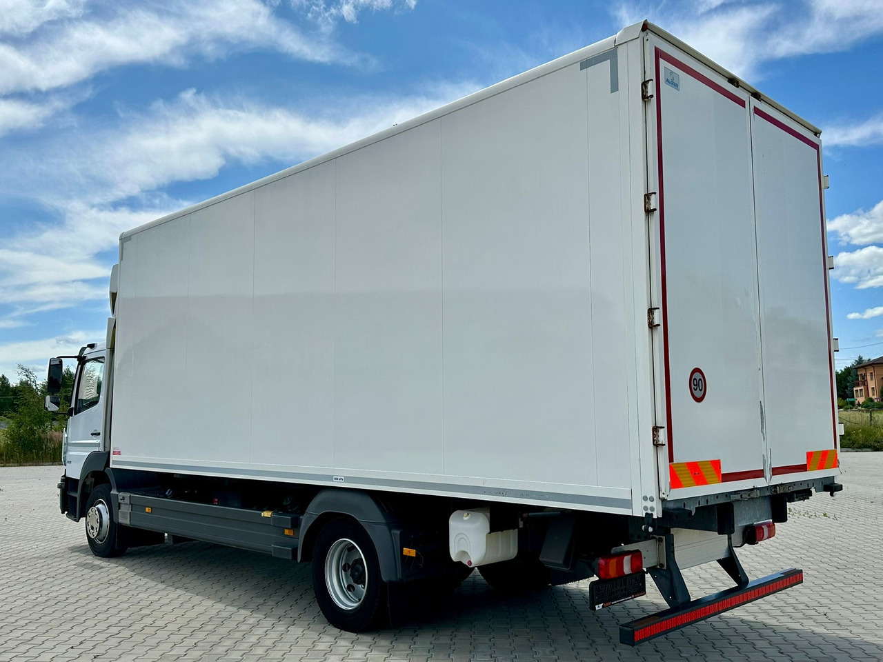 MERCEDES-BENZ ATEGO / 1221 / IZOTERMA / KONTENER / AUTOMAT / 230 TYS KM / 17 EUROPALET / 6.8 M DŁUGOŚCI / 2019 ROK - Isotermiska lastbil: bild 4 MERCEDES-BENZ ATEGO / 1221 / IZOTERMA / KONTENER / AUTOMAT / 230 TYS KM / 17 EUROPALET / 6.8 M DŁUGOŚCI / 2019 ROK - Isotermiska lastbil: bild 4