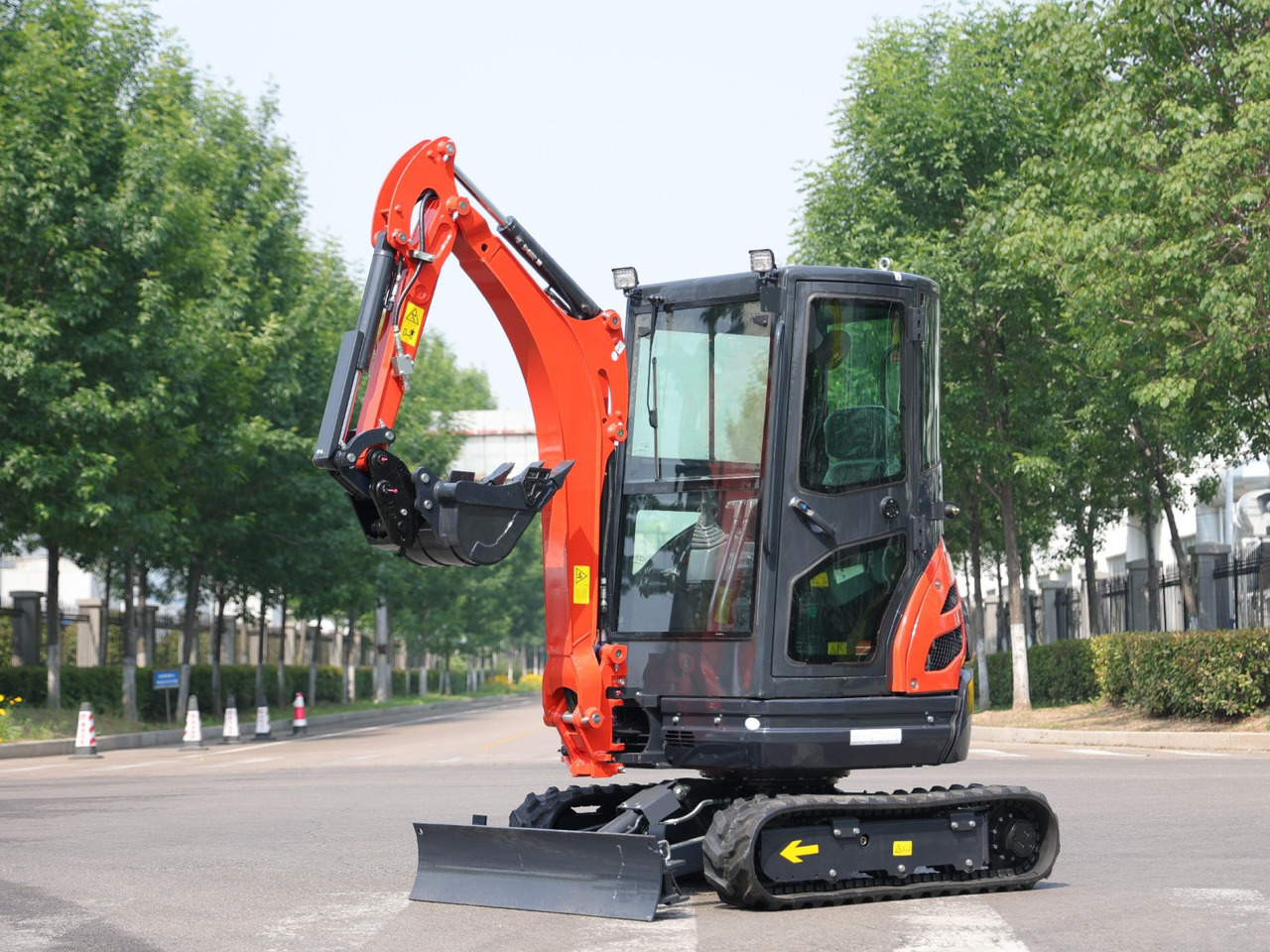 KUBOTA Diesel Mini excavator 2.5 Ton - Müller Machinery MB 25 Plus - VKSH - Minigrävmaskin: bild 1 KUBOTA Diesel Mini excavator 2.5 Ton - Müller Machinery MB 25 Plus - VKSH - Minigrävmaskin: bild 1