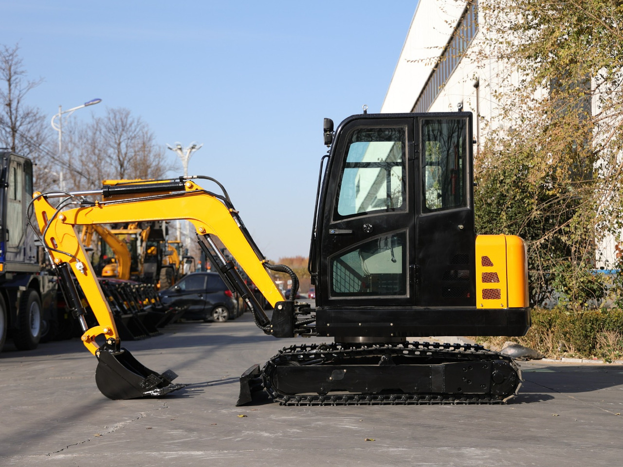 KUBOTA Diesel Mini excavator 3.5 Ton - Müller Machinery MB 35 - VKSH - Minigrävmaskin: bild 2 KUBOTA Diesel Mini excavator 3.5 Ton - Müller Machinery MB 35 - VKSH - Minigrävmaskin: bild 2