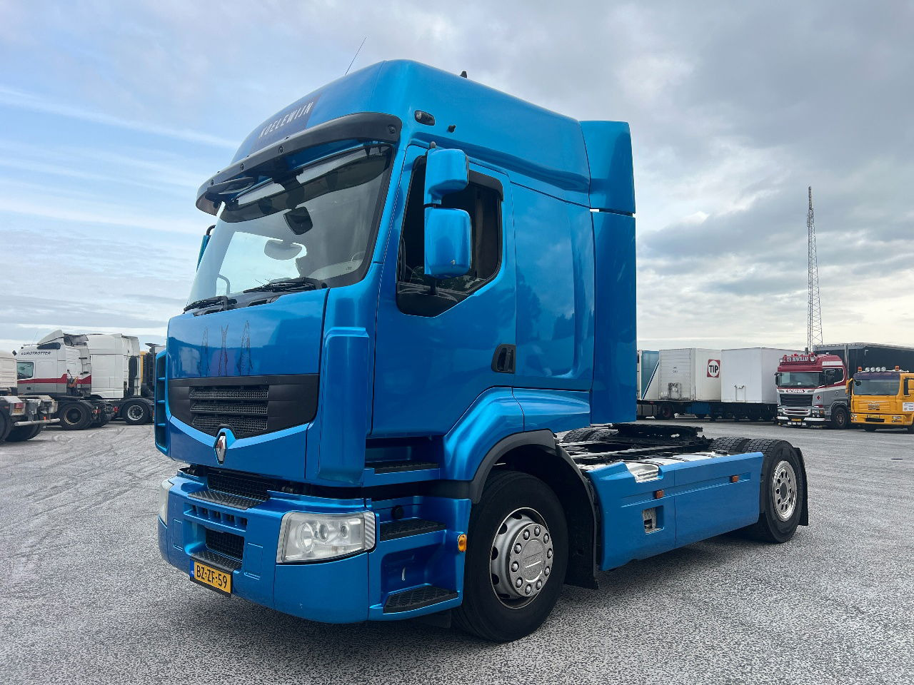 Renault Premium 410 Full spoilers, NL Truck - Dragbil: bild 1 Renault Premium 410 Full spoilers, NL Truck - Dragbil: bild 1