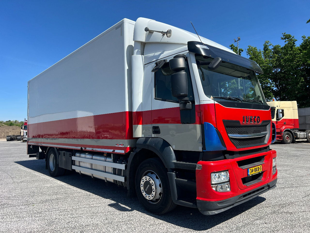 Iveco Stralis 310 AD, 19Ton, Euro 6 - Lastbil med skåp: bild 2 Iveco Stralis 310 AD, 19Ton, Euro 6 - Lastbil med skåp: bild 2