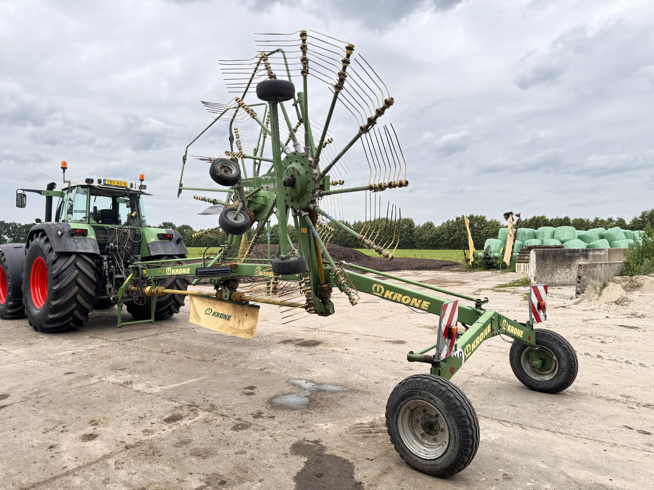 KRONE Swadro 810 - Hövändare: bild 2 KRONE Swadro 810 - Hövändare: bild 2
