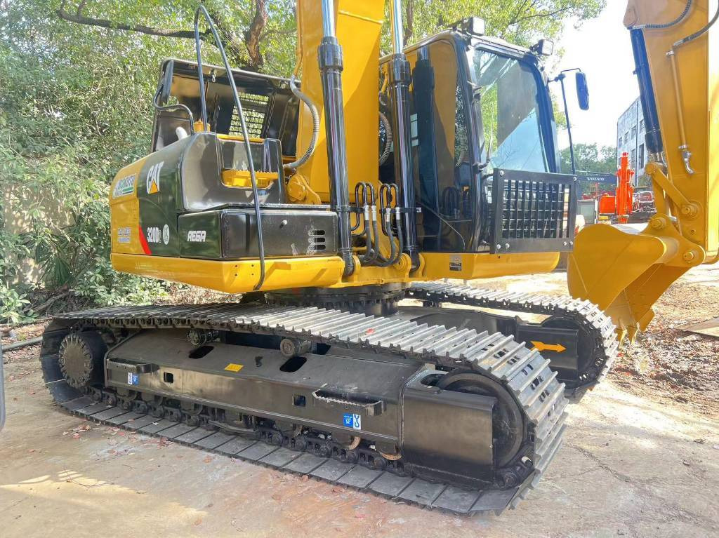 CAT 320 D L - Bandgrävare: bild 2 CAT 320 D L - Bandgrävare: bild 2