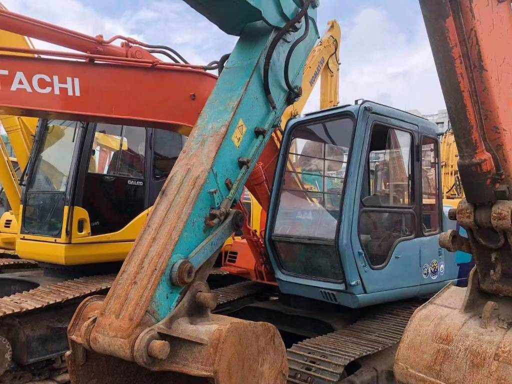 Hitachi EX 120-3 - Bandgrävare: bild 3 Hitachi EX 120-3 - Bandgrävare: bild 3