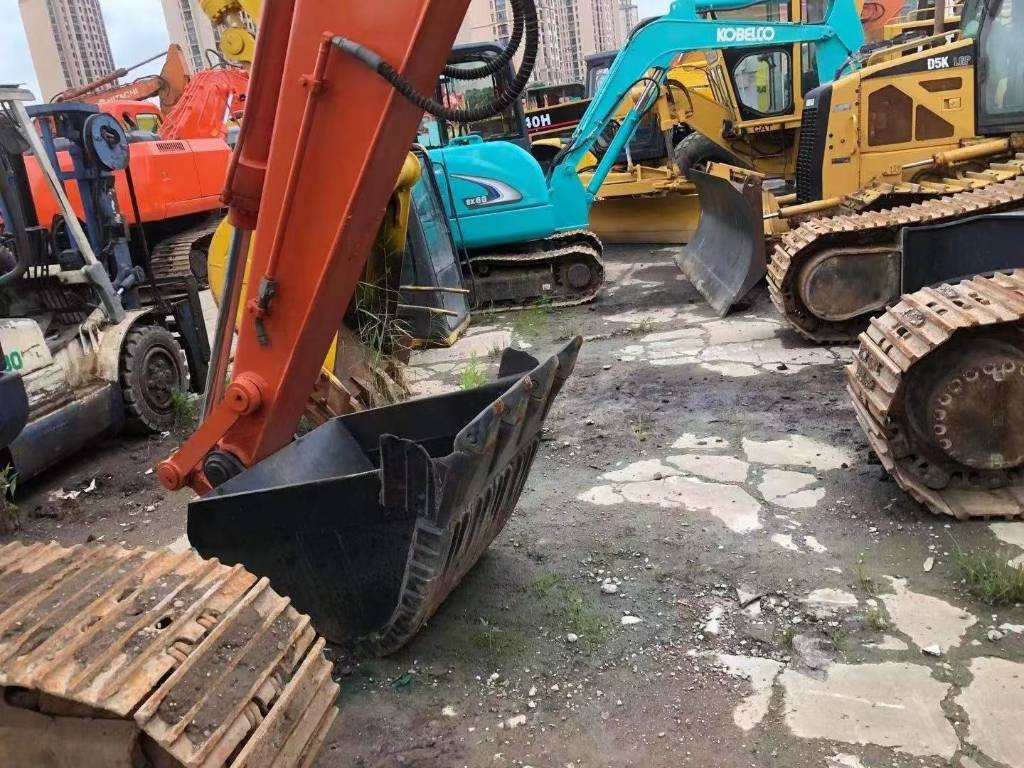Hitachi EX 120-3 - Bandgrävare: bild 4 Hitachi EX 120-3 - Bandgrävare: bild 4