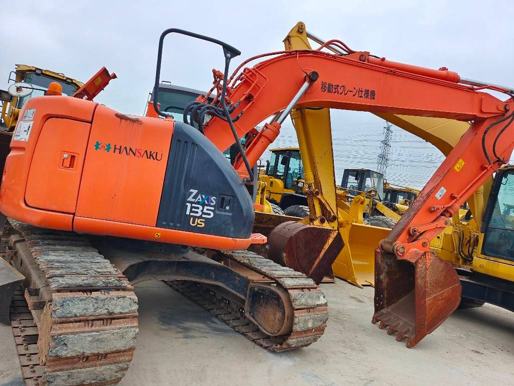 Hitachi ZX 135 US - Bandgrävare: bild 1 Hitachi ZX 135 US - Bandgrävare: bild 1