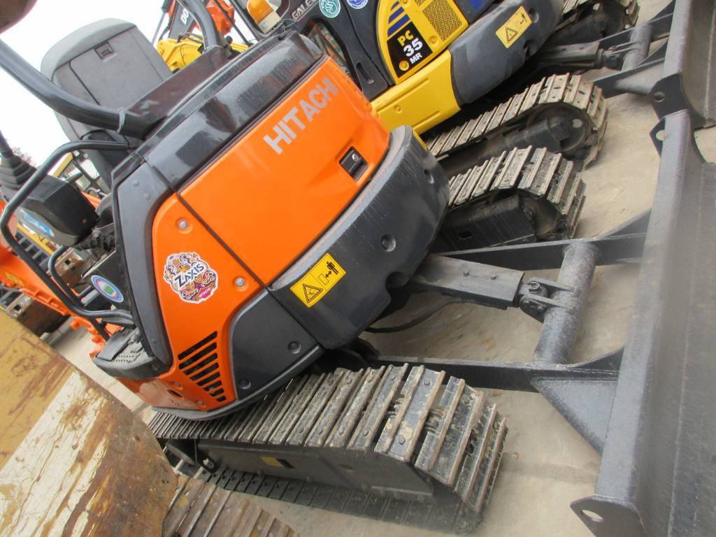Hitachi ZX 30 U - Minigrävmaskin: bild 1 Hitachi ZX 30 U - Minigrävmaskin: bild 1