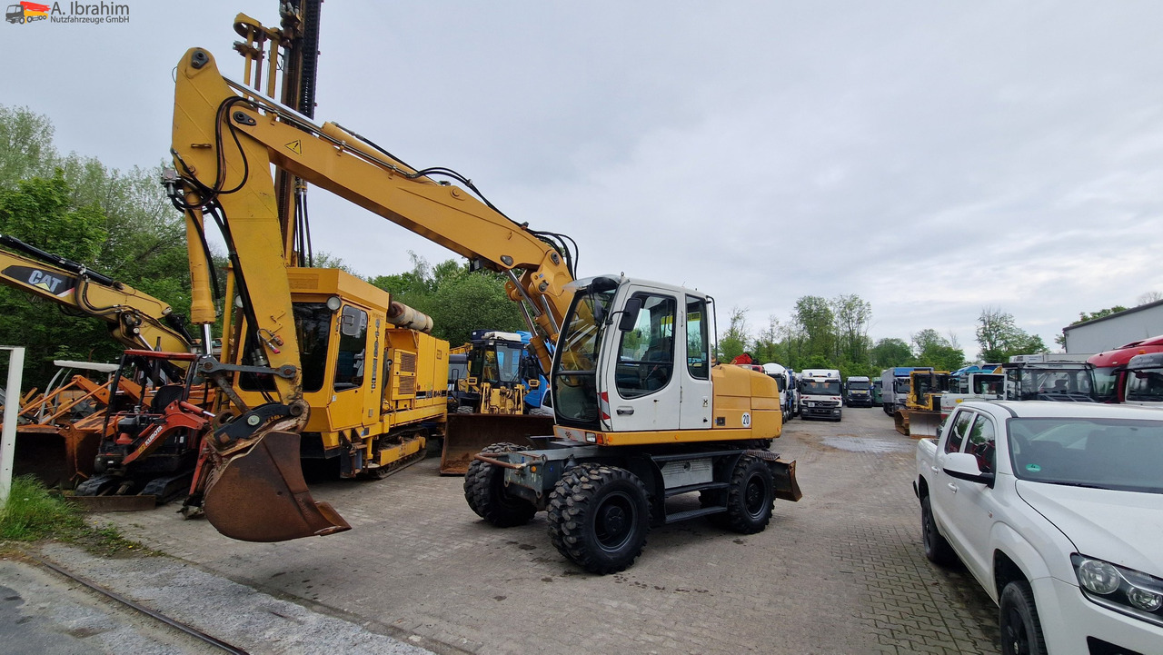Liebherr A316 Schnellwechsler, Hammerverrohrung, Verstellausleger Deutz Motor - Minigrävmaskin: bild 1 Liebherr A316 Schnellwechsler, Hammerverrohrung, Verstellausleger Deutz Motor - Minigrävmaskin: bild 1
