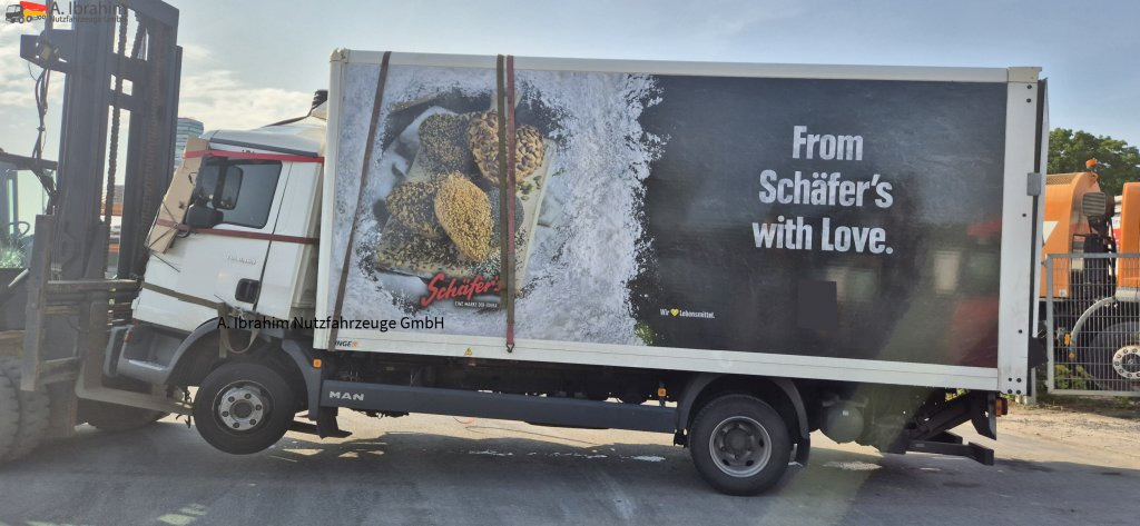 MAN TGL 8.160 4x2 Brotkoffer mit Kühlfach nicht fahrbereit ! nicht rollfähig - Kylbil: bild 1 MAN TGL 8.160 4x2 Brotkoffer mit Kühlfach nicht fahrbereit ! nicht rollfähig - Kylbil: bild 1