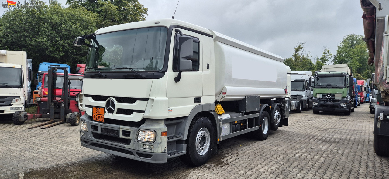 Mercedes-Benz Actros 2536 L 3 Kammern, 19500 L, mp3, Oben Unten Befüllung - Tankbil: bild 1 Mercedes-Benz Actros 2536 L 3 Kammern, 19500 L, mp3, Oben Unten Befüllung - Tankbil: bild 1
