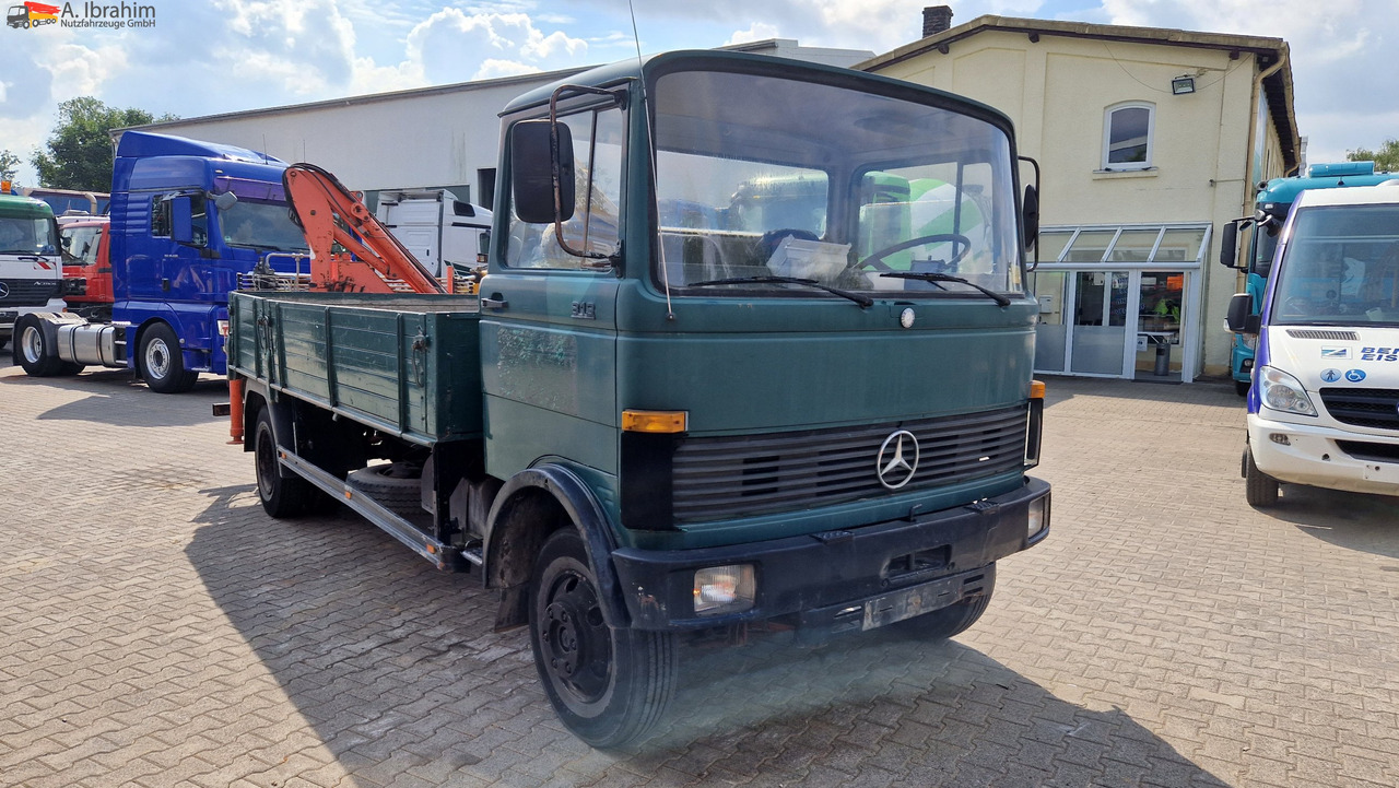 Mercedes-Benz DB 813 Pritsche Kran H- Kennzeichen,Oldtimer ein Stück Geschichte - Transportbil med flak: bild 1 Mercedes-Benz DB 813 Pritsche Kran H- Kennzeichen,Oldtimer ein Stück Geschichte - Transportbil med flak: bild 1
