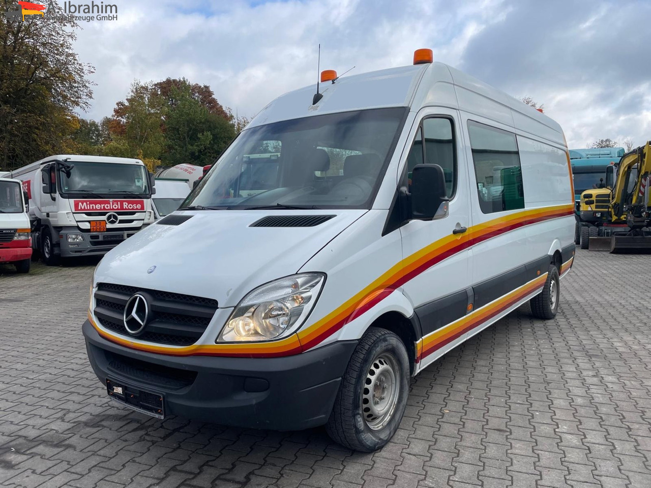 Mercedes-Benz Sprinter DB 319 CDI Geschlossen Kasten | 15 m³ | V6 | 4.5 m Radstand - Skåpbil: bild 1 Mercedes-Benz Sprinter DB 319 CDI Geschlossen Kasten | 15 m³ | V6 | 4.5 m Radstand - Skåpbil: bild 1