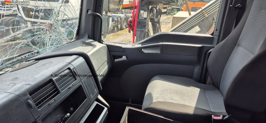 MAN TGL 8.150 4X2 BL Unfallschaden bedingt fahrbereit, Motor ok - Transportbil: bild 2 MAN TGL 8.150 4X2 BL Unfallschaden bedingt fahrbereit, Motor ok - Transportbil: bild 2