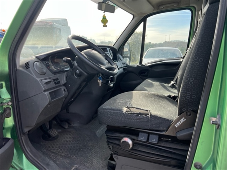 Interior photo 1: Leasa Iveco 35C17 Iveco 35C17