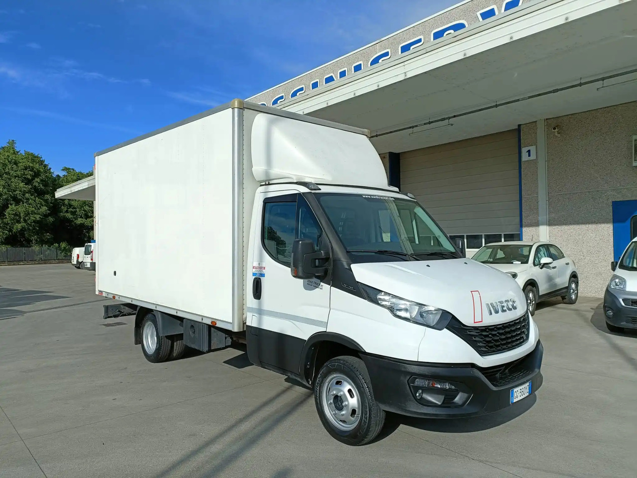 IVECO 35C14 FURGONATO BOX - Volymskåp: bild 1 IVECO 35C14 FURGONATO BOX - Volymskåp: bild 1
